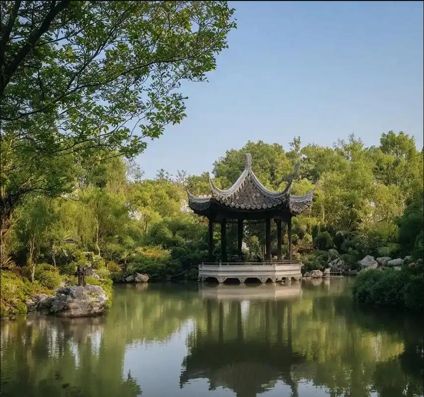 钢城区迷茫餐饮有限公司