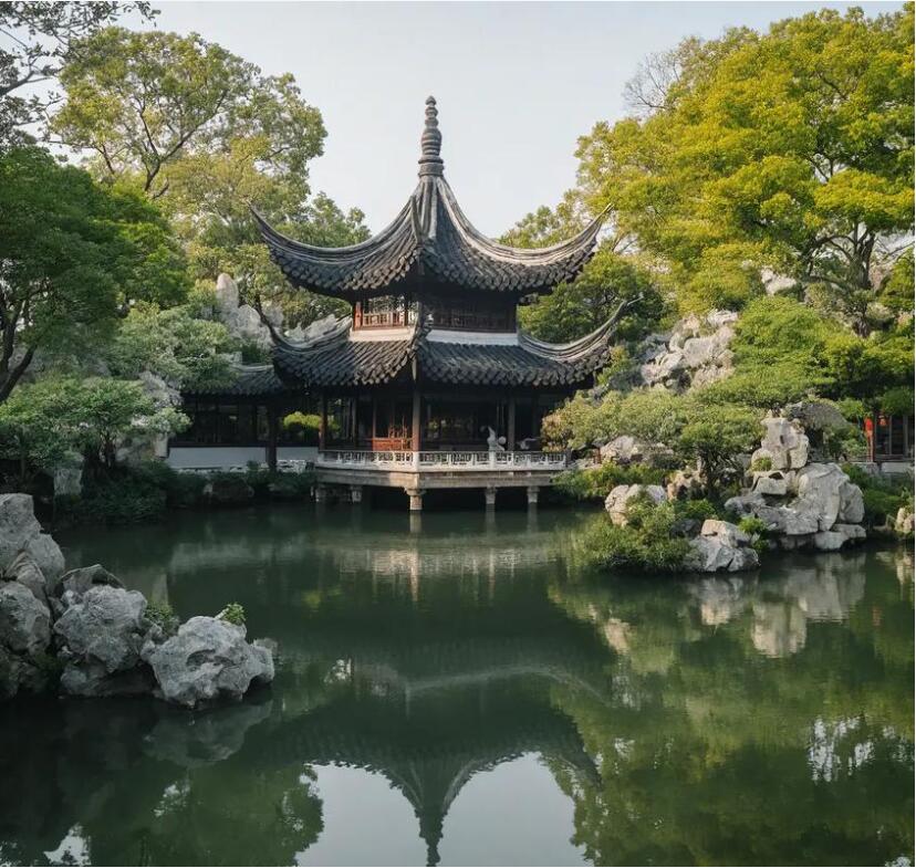 钢城区迷茫餐饮有限公司